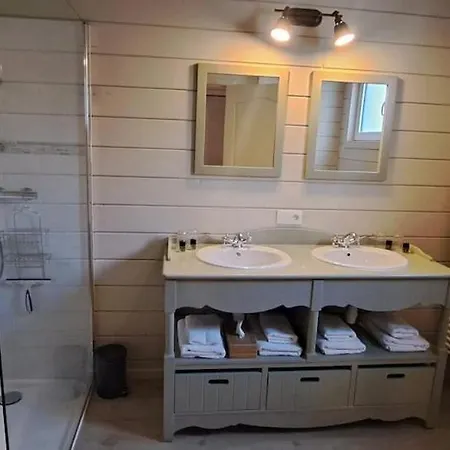 Au Bord De L'eau Vakantiewoning Voor 11 Personen Met Zicht Op De Semois Holiday home Vresse-sur-Semois